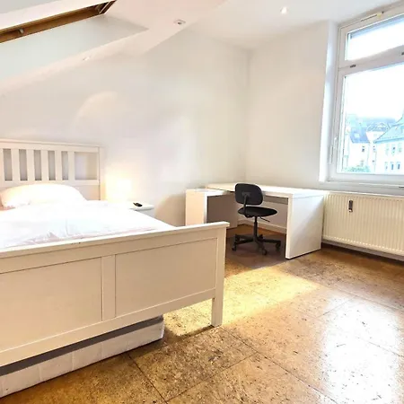 Grosszuegige Altbauwohnung Mitten In Der شقة ميشيده