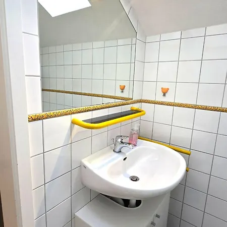 Grosszuegige Altbauwohnung Mitten In Der *