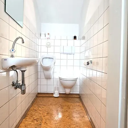 شقة Grosszuegige Altbauwohnung Mitten In Der