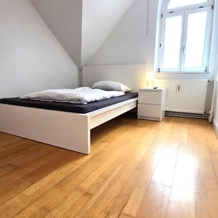 شقة Grosszuegige Altbauwohnung Mitten In Der *