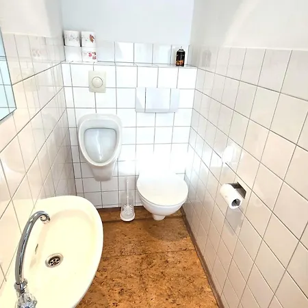 Grosszuegige Altbauwohnung Mitten In Der ميشيده