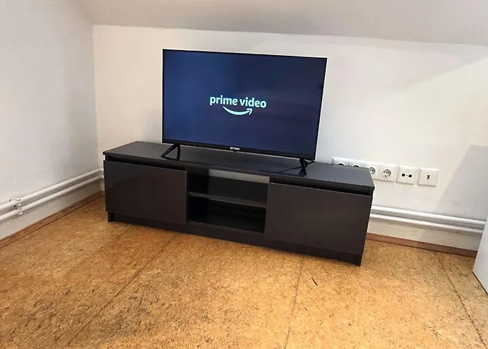 Grosszuegige Altbauwohnung Mitten In Der Lejlighed