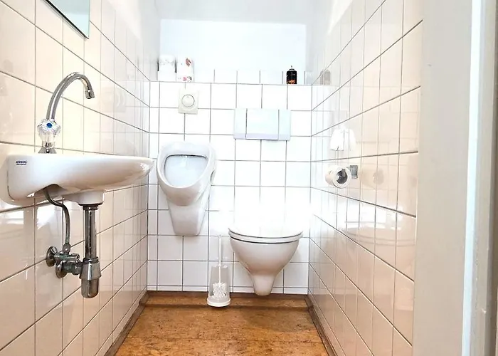 Lejlighed Grosszuegige Altbauwohnung Mitten In Der