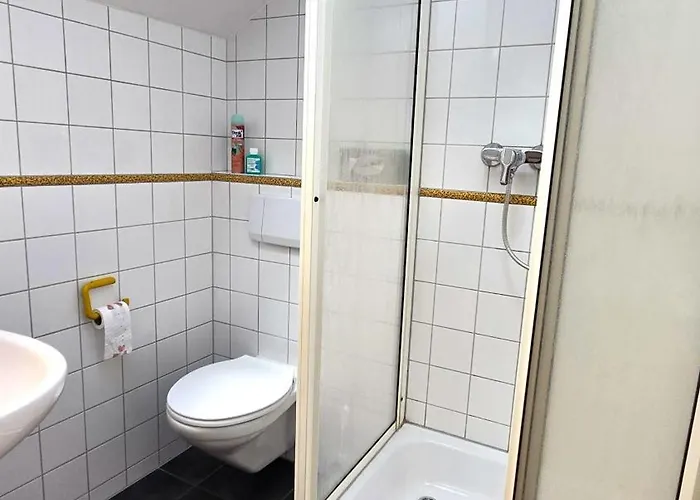 Grosszuegige Altbauwohnung Mitten In Der