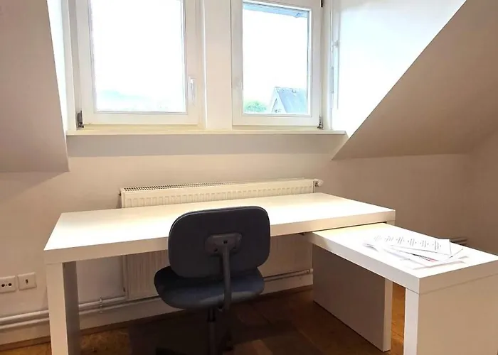 Grosszuegige Altbauwohnung Mitten In Der